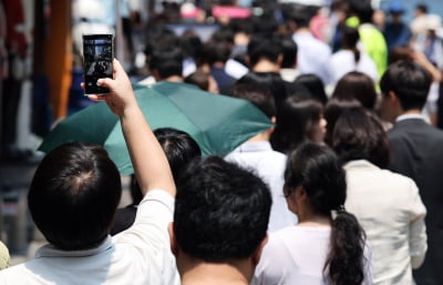 "투표용지 발급 조절해라"…선관위, 선거 하루 앞두고 초긴장