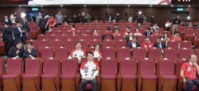 '李 낙승' 예측에 국힘 상황실 '텅텅'…안철수 자리 지킨 이유
