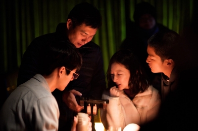 실존을 찾다 길을 잃은 세 청춘...영화 '브레이킹 아이스'