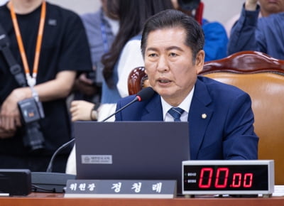 정청래, 법사위원장직 사퇴…박찬대와 당권 경쟁할 듯