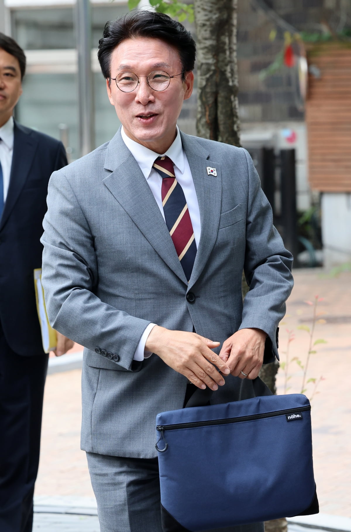 [포토] 김민석 총리후보자 청문회 준비 사무실로 출근