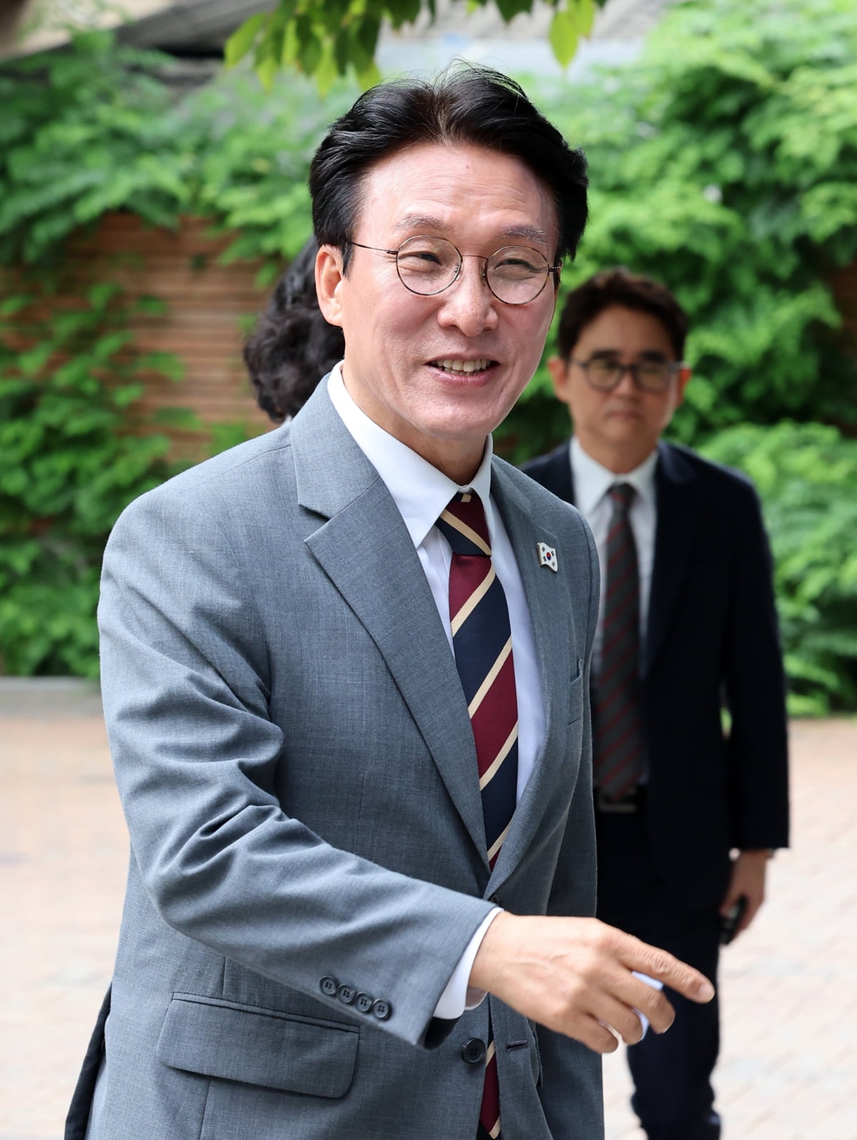 [포토] 김민석 총리후보자 청문회 준비 사무실로 출근