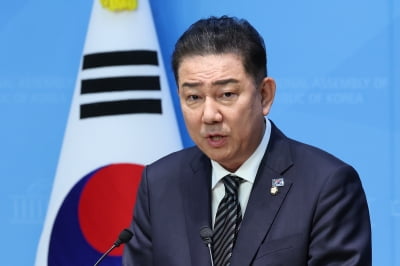 김병기 "아들 국정원 부정채용 사실이면 의원직 사퇴" 강력 반발