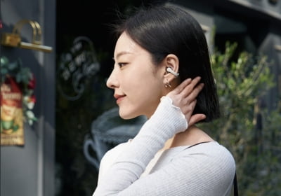 "주변 소리도 들려요"…삼성·애플과 '차별화' 했더니 통했다