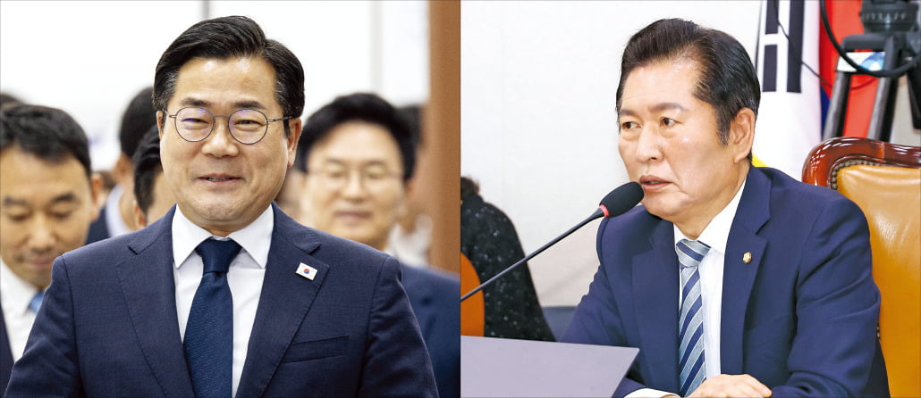 < 다음 민주당대표는 > 박찬대 더불어민주당 원내대표가 12일 국회에서 열린 고별 기자회견장에 들어서고 있다(왼쪽 사진). 12일 국회 법제사법위원장직을 사퇴한 정청래 더불어민주당 의원. 뉴스1