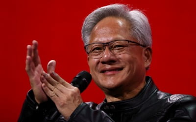 "美 반도체 수출 제한, 中에 좋은 일 될 수도" 젠슨 황 '경고'