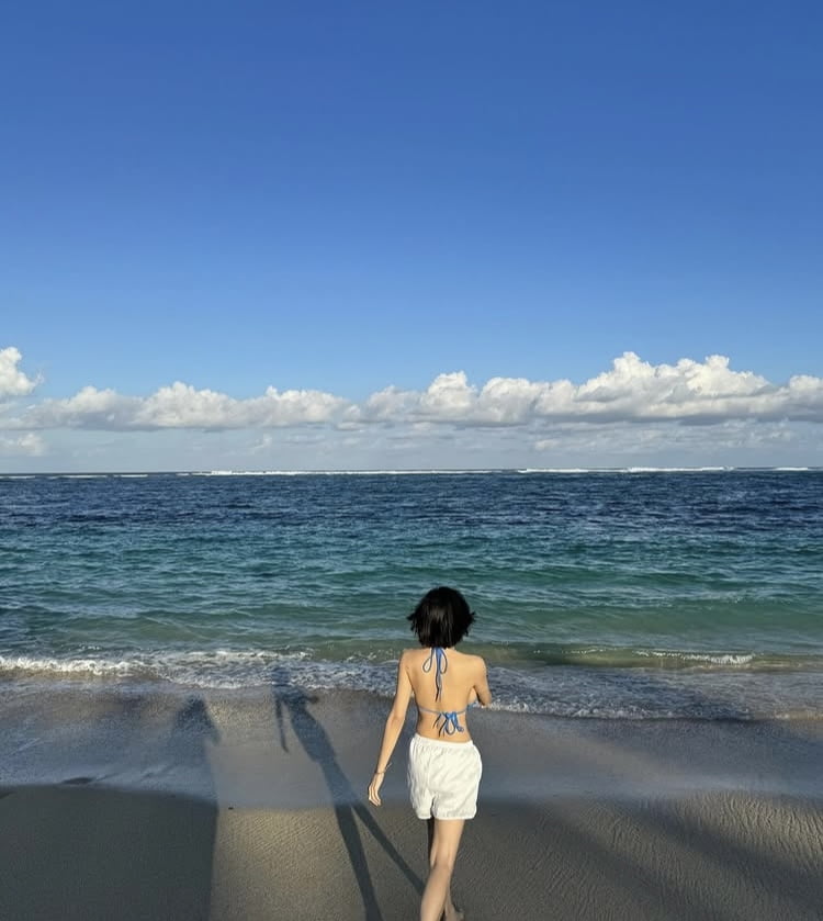Kwon Eun-bi Stuns in Blue Bikini During Vacation with Kim Min-ju