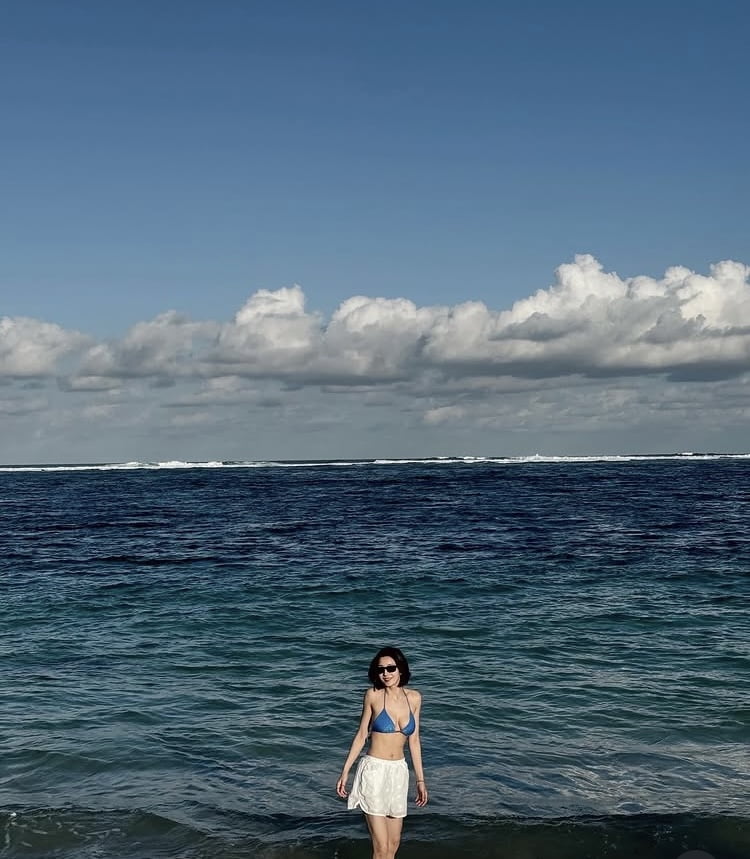 Kwon Eun-bi Stuns in Blue Bikini During Vacation with Kim Min-ju