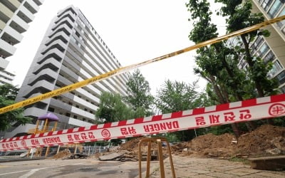 [속보] 서울 은마아파트 매몰 뒤 구조됐던 60대 인부 숨져