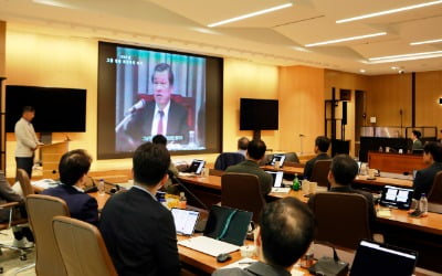 "경영 본질로 돌아가겠다"…SK 경영진, 신뢰 회복 '주력'