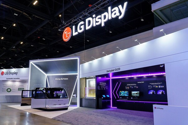 거거익선 트렌드에… 50년간 전장용 공들인 LG디스플레이도 웃는다