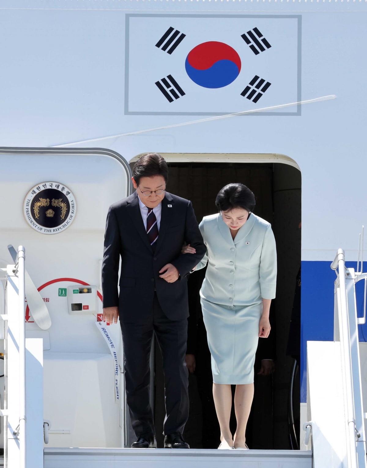 이재명 대통령, 캐나다 도착...G7 정상회의 공식 일정 시작