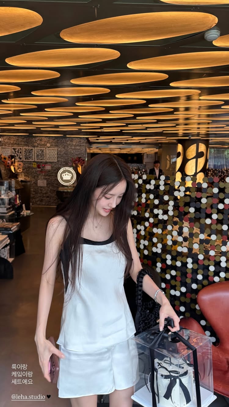 Singer Hyomin Celebrates Birthday with Friends Amidst Happy Moments