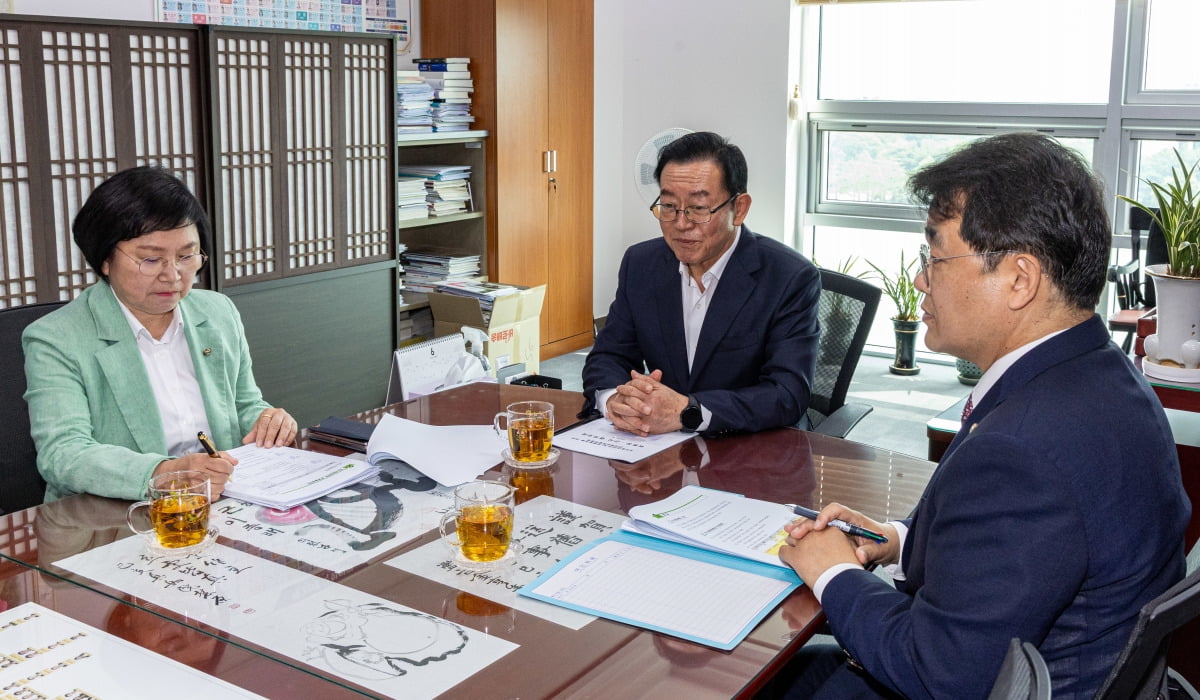 [단독]"인청 성실히 임하겠다"던 김민석…野 자료요구 94건에 답변 '2건'