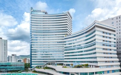 월급은 그대로, 불금엔 점심 먹고 퇴근…경기도 주4.5 대담한 실험