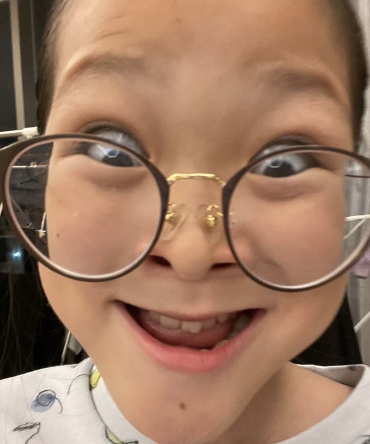 Choo Sung-hoon Shares Adorable Photos of Daughter Choo Sarang
