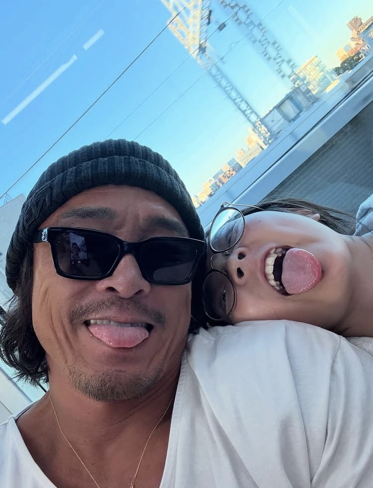 Choo Sung-hoon Shares Adorable Photos of Daughter Choo Sarang