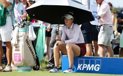 6시간 만에 경기 마친 코르다…"우스꽝스러운 일"