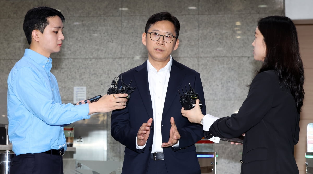 [포토] 청문회 사무실로 출근하는 배경훈 과학기술정보통신부 장관 후보자 