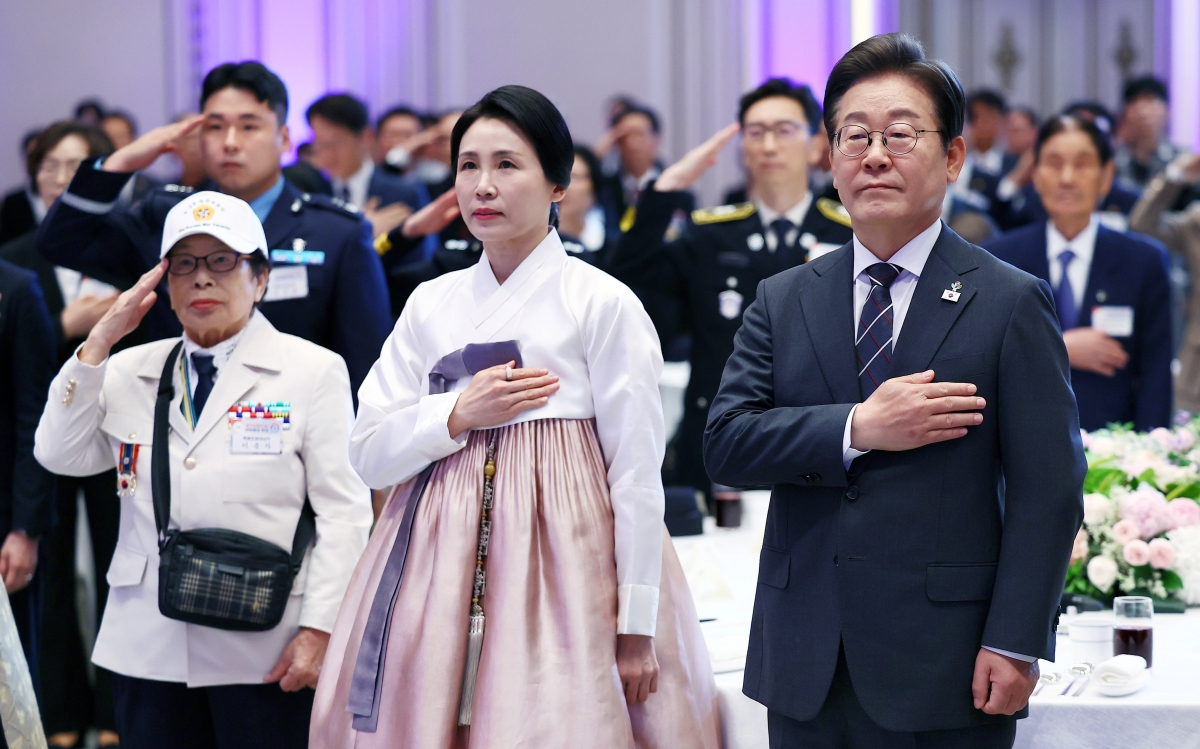 이 대통령 '호국보훈의 달' 맞아 국가유공자 등 160여 명 초청