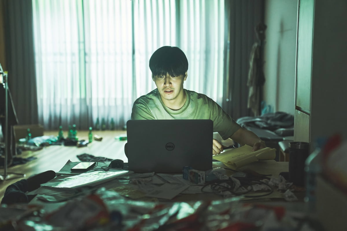 현실적이라 더 무섭다…여름 극장가는 지금 '납량특집' [무비인사이드]