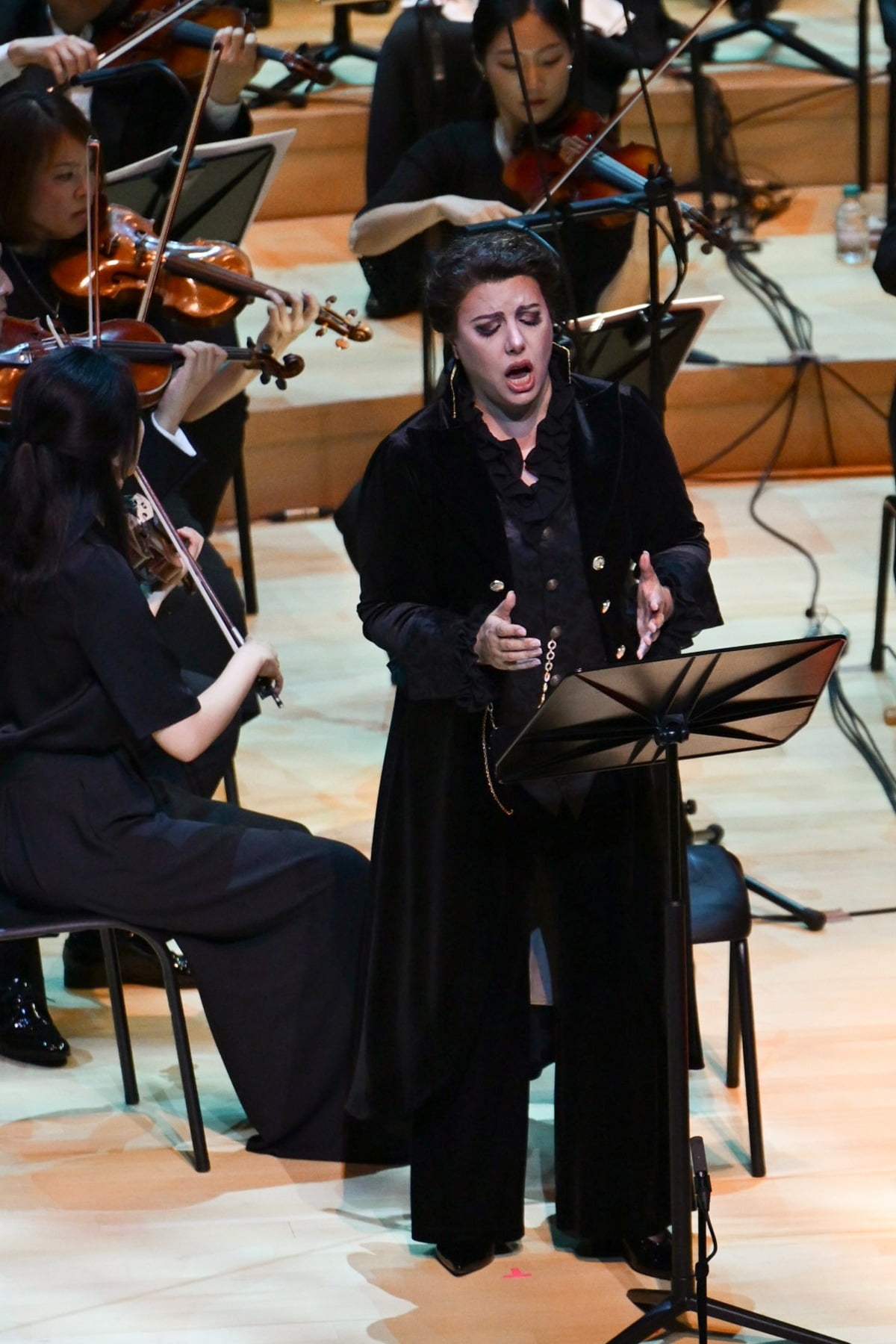 부산콘서트홀, 개관 페스티벌 콘서트오페라 <피델리오>에서 노래하는 소프라노 흐라추히 바센츠 / 사진제공. 부산콘서트홀