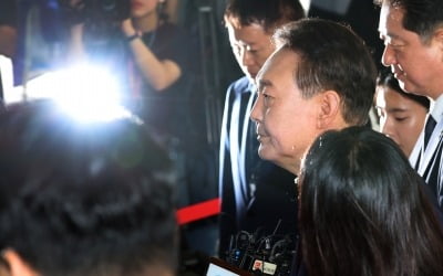 특검 "尹 '체포방해' 조사 중단, 검사 조사는 진행 중…추가소환할 것" [종합]