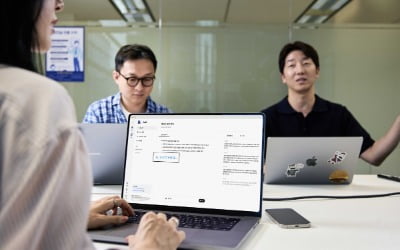 SKT, AI로 음성 기록·요약하는 '노트' 서비스 출시…네이버 '클로바노트'와 승부