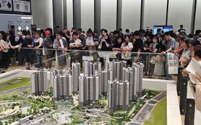 초여름 더위에 2만3000명 줄섰다…청주 달군 신흥 주거 벨트
