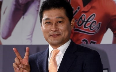 KT 떠난 이종범, '최강야구' 감독行…무슨 일이 있었길래