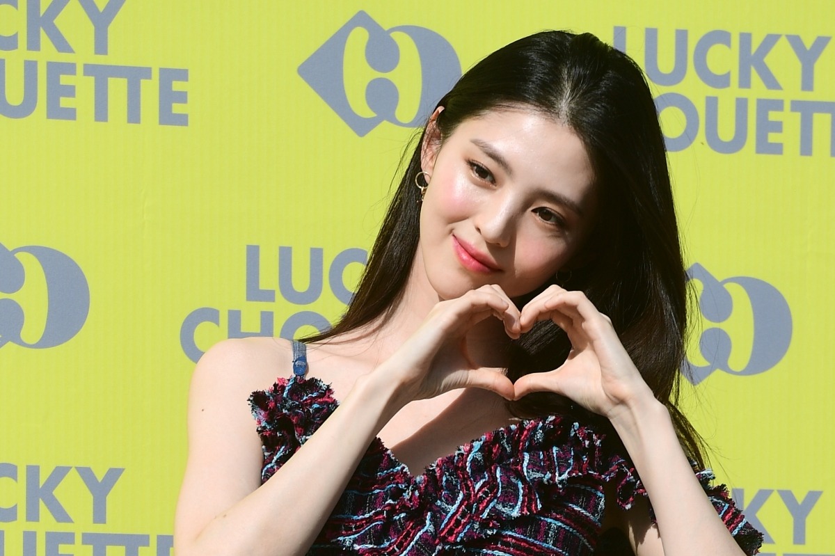한소희, 학생 43명에 '통 큰' 노트북 선물…미담 화제