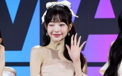 "장원영처럼 '뼈팔' 만들어 주세요"…마른女, 성형외과 찾더니