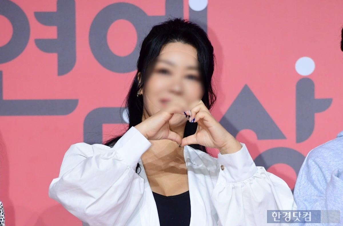 '2023 SBS 연예대상' 레드카펫 행사에 참석한 '나는 솔로' 10기 정숙. 사진=변성현 한경닷컴 기자