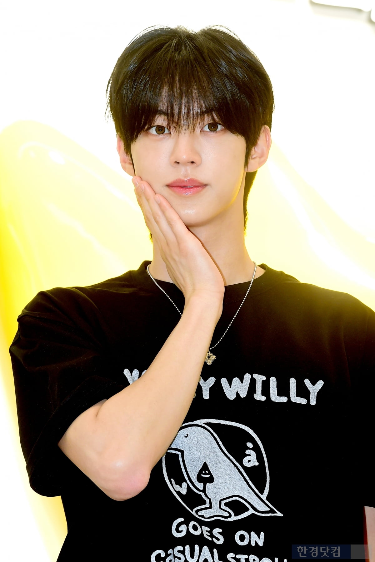 [포토] 투어스 도훈, '조각상이 따로 없네~'