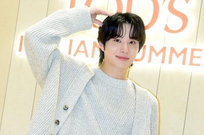 [포토] NCT 정우, '부드러운 미소에 시즈니 심쿵'