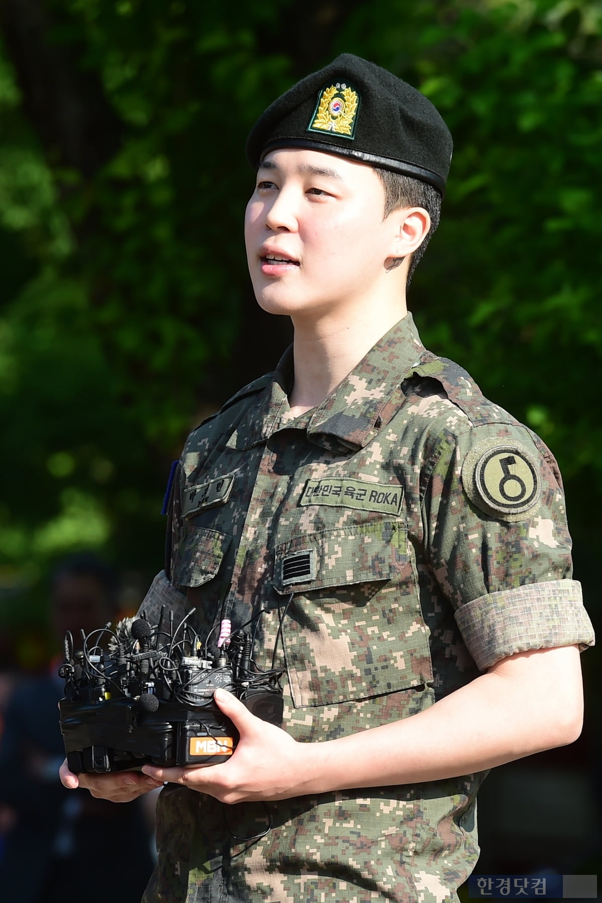 [포토+] BTS 정국-지민, '현장 찾은 아미 앞에서 행복한 미소'