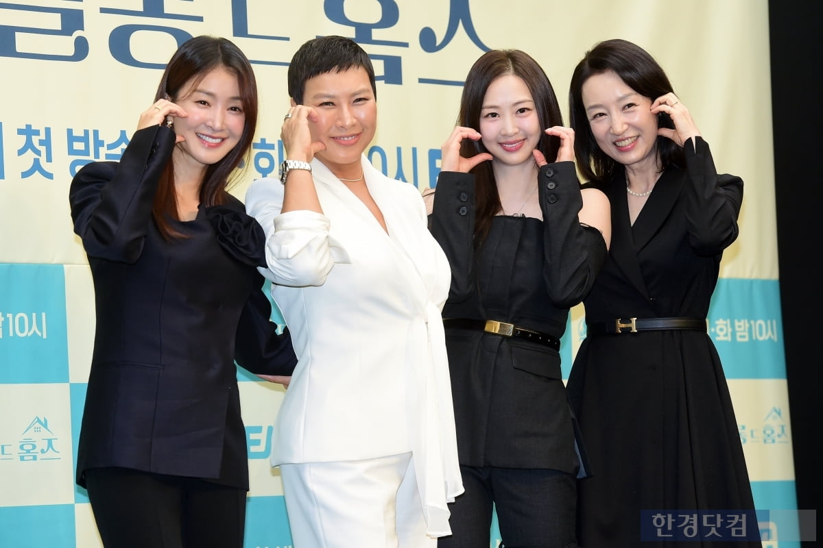 "소수의 남자 배우들만"…"'살롱드홈즈' 워로맨스가 주목받아야 하는 이유 [종합] 