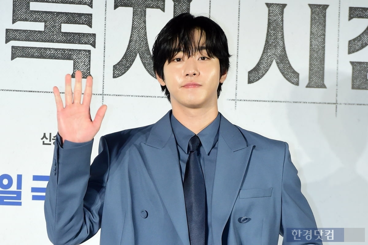 [포토] 안효섭, '팬들 마음 흔드는 멋진 모습'