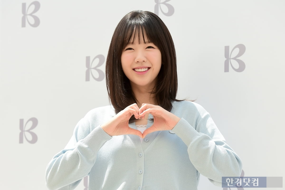 [포토] 지예은, '먹짱의 화려한 외출'