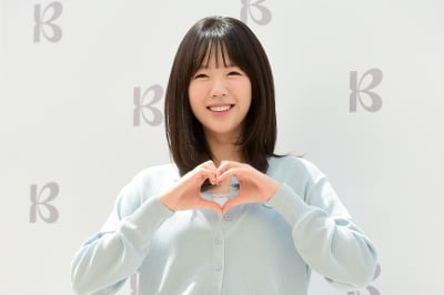 [포토] 지예은, '먹짱의 화려한 외출'