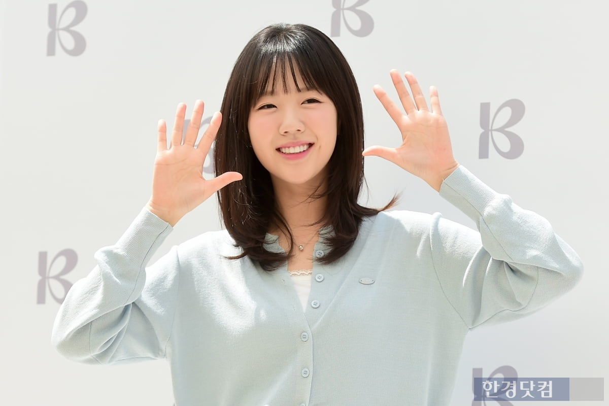 [포토] 지예은, '먹짱의 화려한 외출'