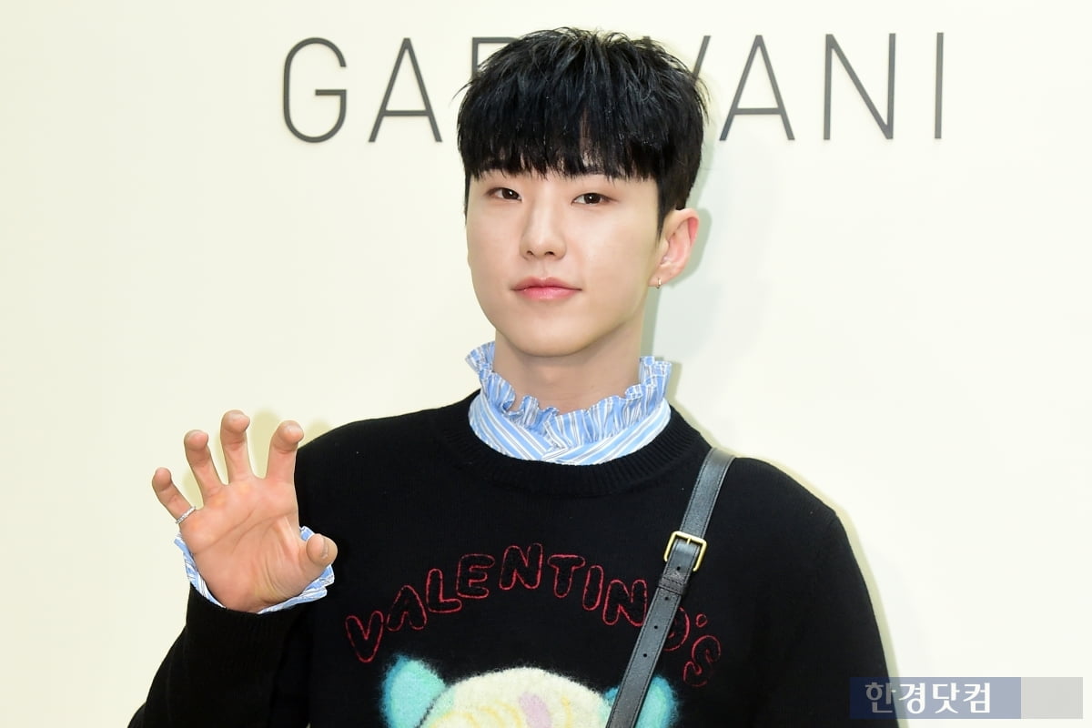 [포토] 세븐틴 호시, '팬들 마음 흔드는 멋진 모습'