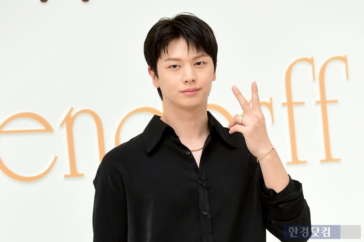 [포토] 육성재, '멜로디 빠져들게 만드는 멋짐'