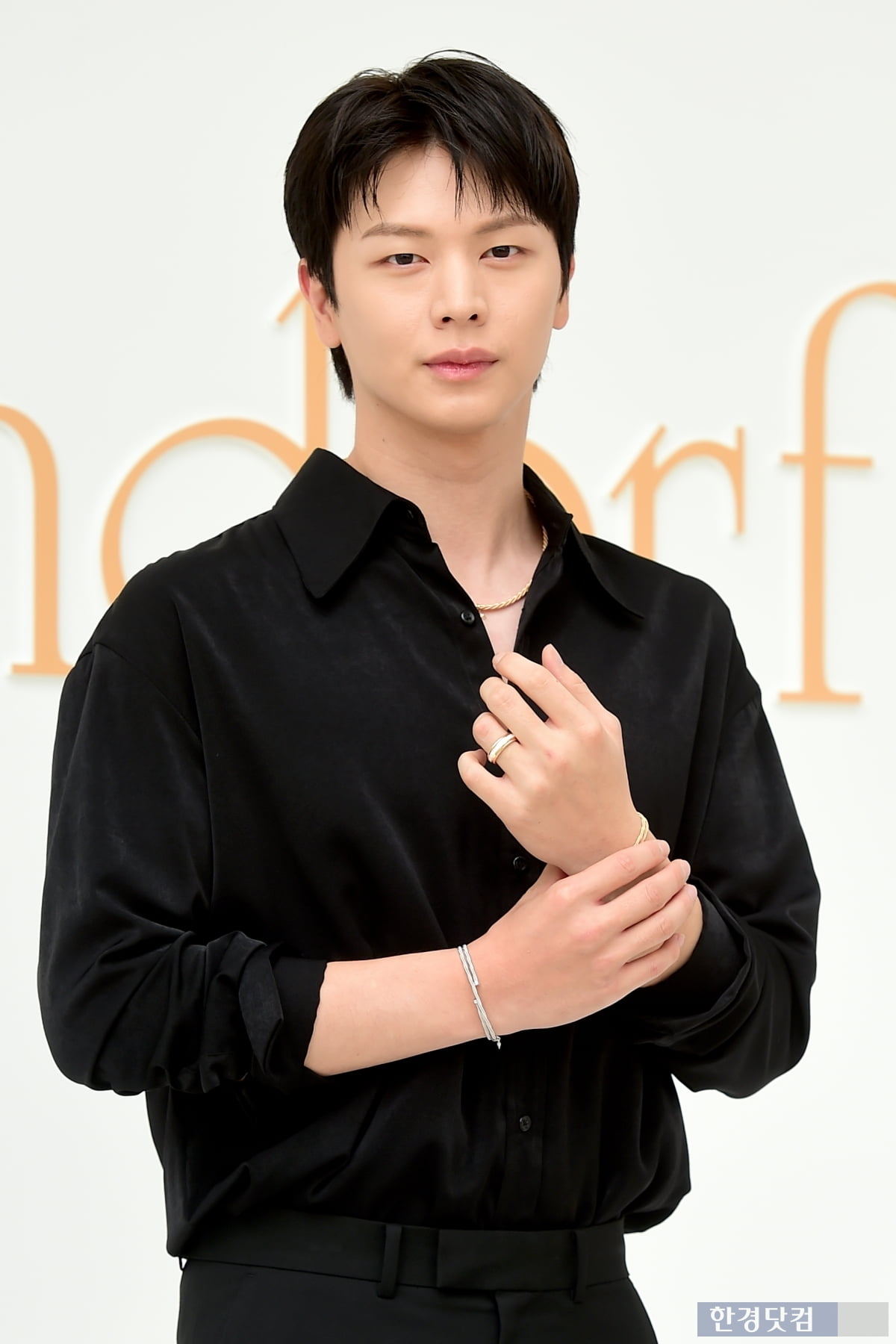 [포토] 육성재, '멜로디 빠져들게 만드는 멋짐'