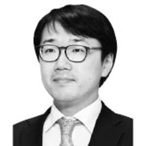 누가 대통령의 발목을 잡나