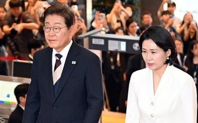 이재명 대통령과 김혜경 여사, 옷으로 말하다