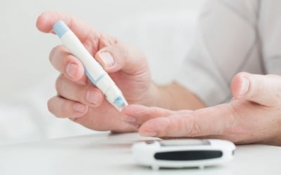 당뇨병 환자, '이 병' 동반하면…"자살위험 3.2배 높아"