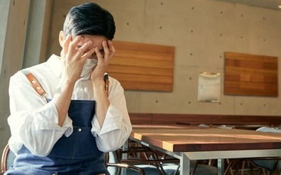 '장난이라지만'…식당 주방서 男 동료 속옷 내린 女 벌금형