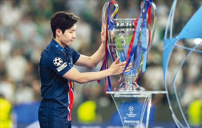 [포토] ‘최고의 날’ 맞은 이강인 