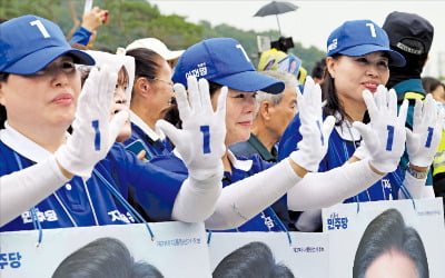 李 "대법과 소통땐 '기각' 얘기"…金 "대법에 내통자 있다고 실토"